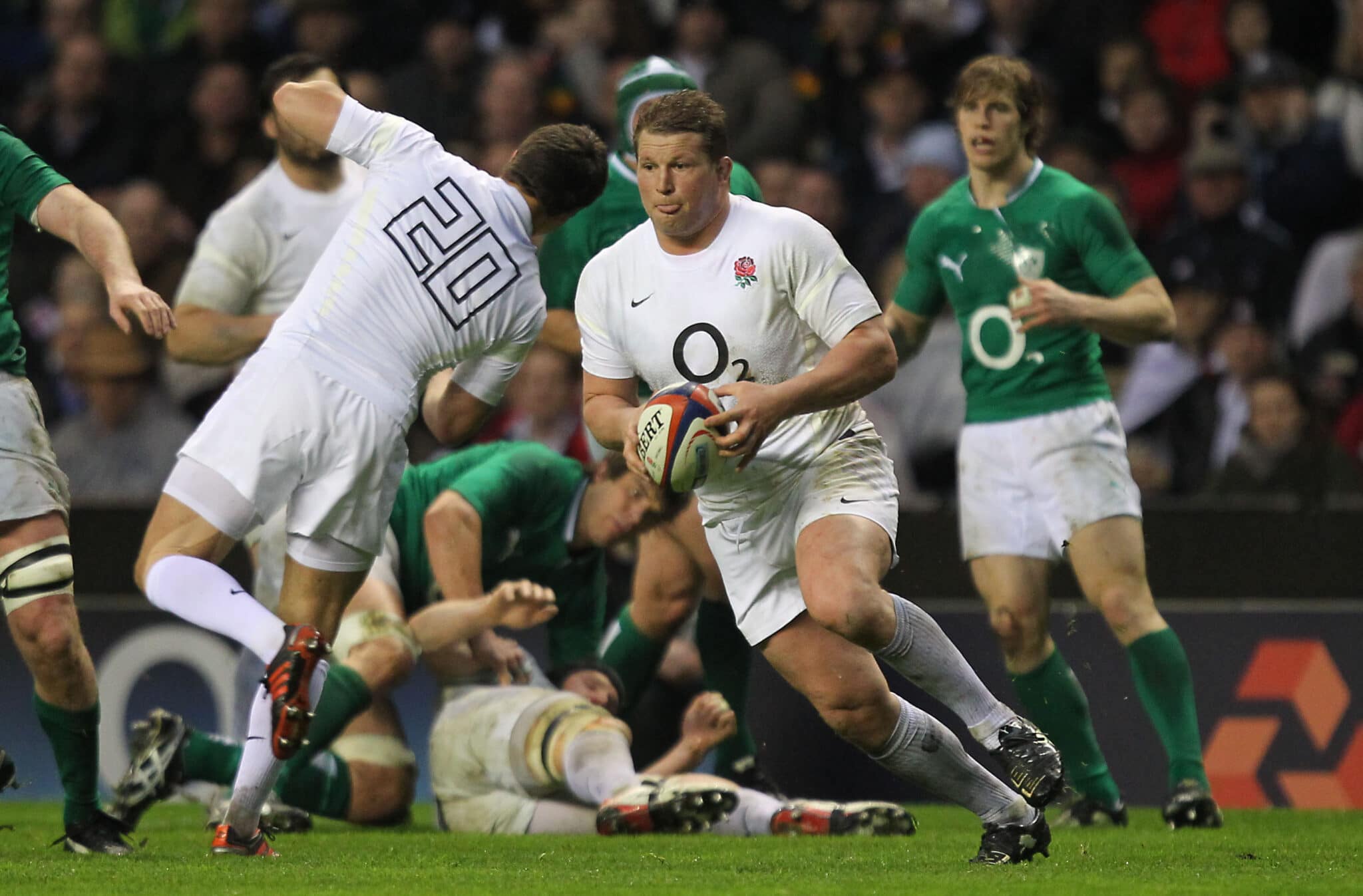 english-rugby-signs-player-deal-sport-for-business