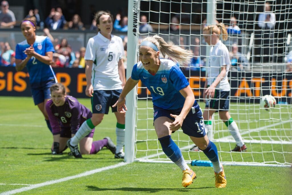 Julie-Johnston-goal-by-Kyle-Terada-USA-TODAY