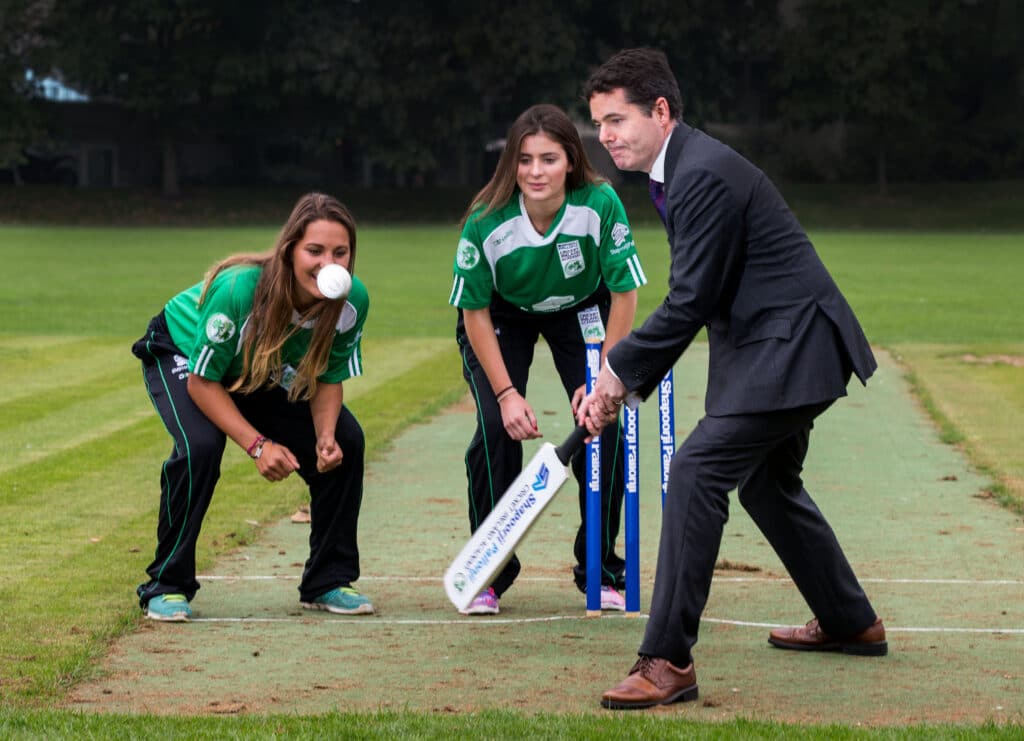 Elena Tice and Fiona Gill with Paschal Donohoe 17/9/2014