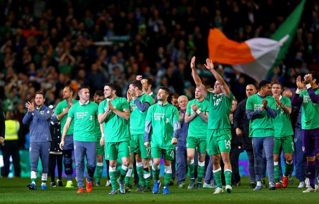 UEFA 2016 European Championship Play-Off 2nd Leg, Aviva Stadium, Dublin 16/11/2015 Republic of Ireland vs Bosnia-Herzegovina Ireland players celebrate at the end of the game Mandatory Credit ©INPHO/Donall Farmer
