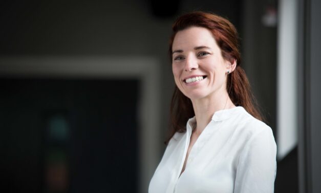 Su Carty Elected to Leadership Group of World Rugby
