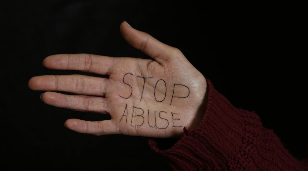 IRFU and Provinces Partner with Signify to Protect Against Online Abuse