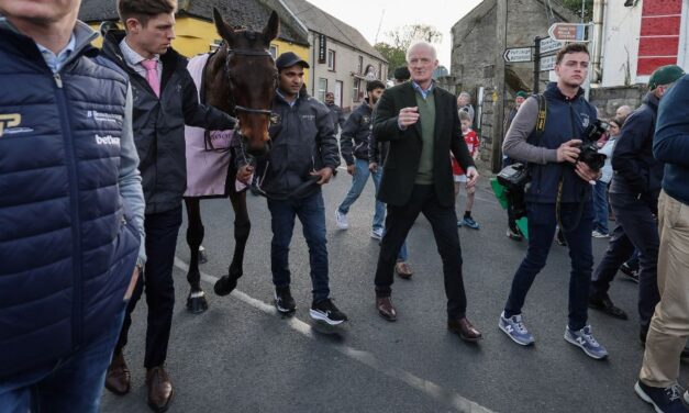 Gaelic Warrior Parade Celebrates Homecoming Star